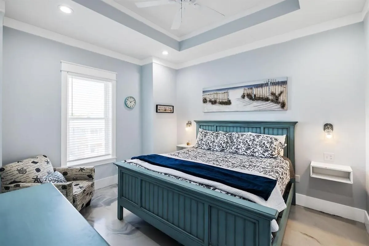 Blue Heaven On The Beach Gulf Front Sleeps 20 6 Bedroom Heated Private Pool Panama City Beach 0*,